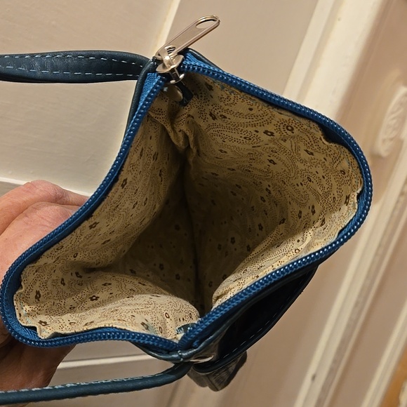 Green tooled leather crossbody mini bag - Picture 3 of 6